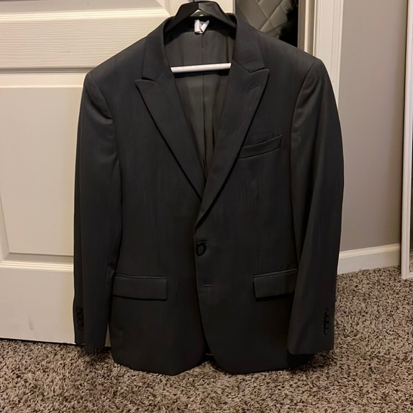 suit - Picture 1 of 1